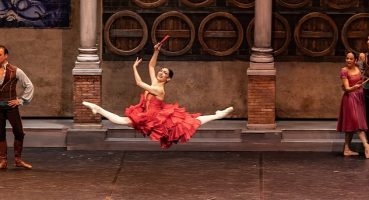 Yel Değirmenleriyle Savaşan Şövalye ''Don Kişot'' AKM'de Yeniden Sahneye Çıktı