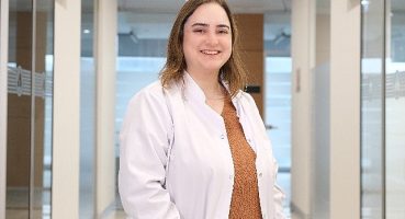 Çocukların diş bakımında ebeveynler istikrarlı olmalı