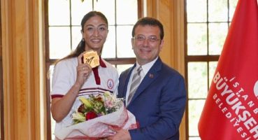 Ekrem İmamoğlu Şampiyonları Ağırladı