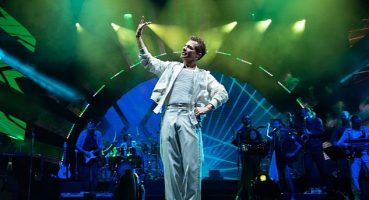 Kenan Doğulu, Maximum Uniq Açıkhava konseriyle yaz sezonunu başlattı