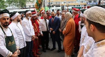 Tatlı devinden Mehter Marşlı açılış