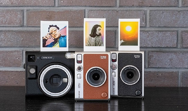 fujifilm-instax-mini-evonun-yeni-rengi-evo-brown.jpg