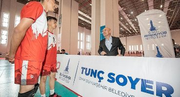 İzmir'in yeni spor uygulaması Sporİzmir kullanıma sunuldu