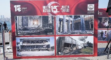 Üsküdar Meydanında 15 Temmuz Demokrasi ve Milli Birlik Günü Sergisi düzenlendi