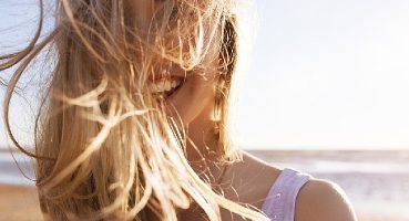 Yaz güneşi saçlarınızı yıpratmasın