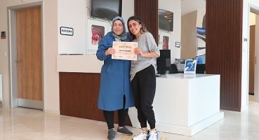 55 yaşındaki kadın, sporla bastonunu attı