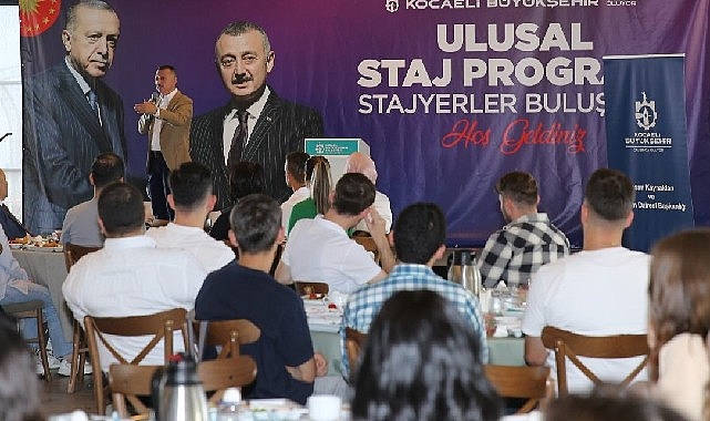 buyuksehir-stajyerleriyle-bulusan-buyukakin-ideallerinizden-asla-vazgecmeyin.jpg