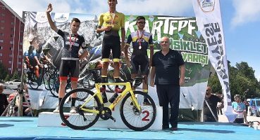 Kartepe'de nefes kesen bisiklet yarışı