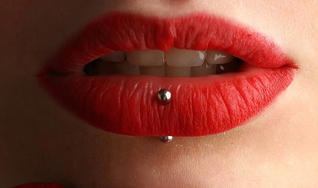 piercing-yaptiracaklara-kotu-haber-alerjik-reaksiyonlara-yol-acabilir.jpg
