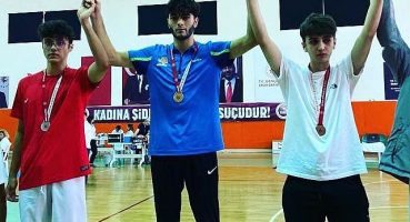 Seferihisar Belediye sporcuları taekwondo arenasında parlıyor