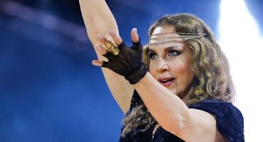 Sertab Erener Turkcell Vadi sahnesinde verdiği konserle tüm dinleyicileri büyüledi