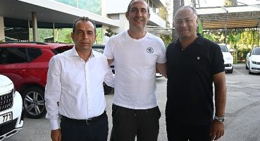 110 kişilik dev kadrodan konser sürprizi