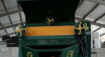 Besicilere yem ezme makinesi hibe ediliyor