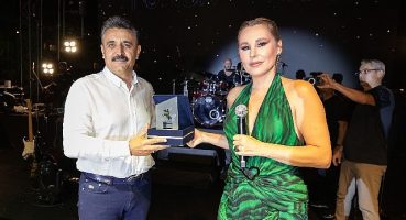 İlber Ortaylı ve Funda Arar Dikili'yi Salladı
