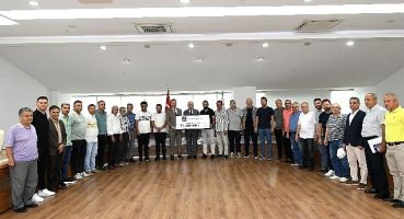 Karabağlar Belediyesinden Amatör Spor Kulüplerine Büyük Destek