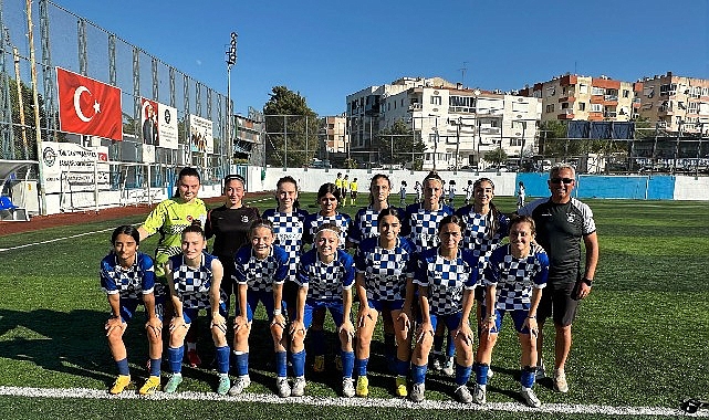 konak-belediyespor-u17-kiz-futbol-takimi-sampiyonluk-yolunda.jpg
