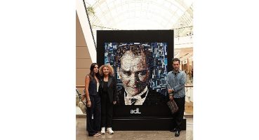 adL'nin Cumhuriyet'in 100. yılına özel anlamlı Atatürk portresi 30 ekim'e kadar istinyepark'ta sergilenecek