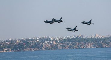 F-16'lardan Antalya semalarında muhteşem gösteri
