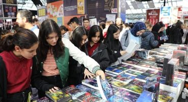 13. Antalya Kitap Fuarı'na  öğrencilerden yoğun ilgi