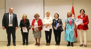 Çocuklar resim sanatçılarıyla buluştu, eserlerini sergiledi