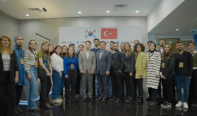 samsung-ve-undp-innovation-campus-programi-cercevesinde-inovasyon-merkezinde-genclere-rehberlik-etti.jpg