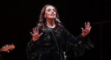 İş Sanat'tan Luz Casal Geçti