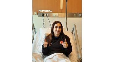 Milli Hentbolcu Beyza Karaçam, Ön Çapraz Bağ Ameliyatı Oldu