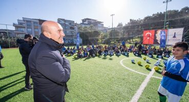 “Hak ettiği hizmeti İzmir'e getirdiğimiz için gururluyuz"