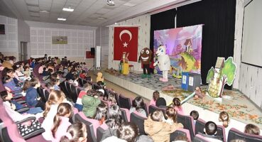 Kartepeli çocuklara yarıyıl eğlencesi