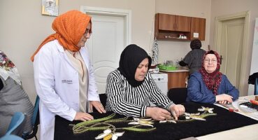 Kartepeli kadınlardan filografi ve dkiş nakış kursuna büyük ilgi