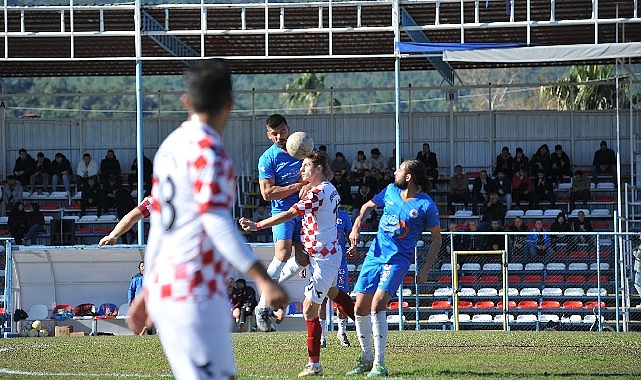 kemer-belediye-spor-evinde-dolu-dizgin.jpg