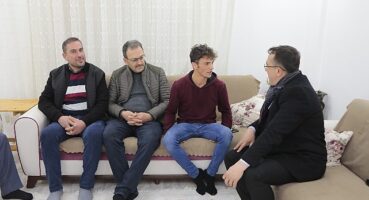 Ak Parti Belediye Başkan Adayı Savran'dan ev ziyaretleri