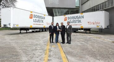 Borusan Lojistik, 20 Tırsan askılı tekstil taşıyıcı treyler ile filosunu dahada güçlendiriyor