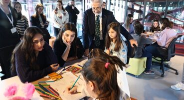 DOST Projesi'ne katılan çocuklar tasarımlara başladı