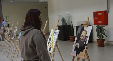 EÜ İletişim Fakültesinde “Uluslararası Kolaj Sergisi" açıldı