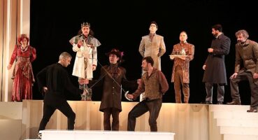 İstanbul Büyükşehir Belediyesi Şehir Tiyatroları, Mart ayında 38 oyunla seyirci karşısına çıkıyor.