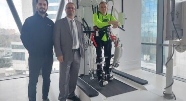 Omurilik Felçli Bosnalı Genç, yürüme umudunu Türkiye'de buldu