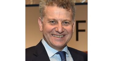 Türk Beyin Cerrahından Rekor