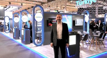 “Ülkemizi yeni nesil teknolojilerde dünyaya yön veren bir konuma getiriyoruz"