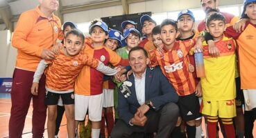 Başkan Özyiğit, sporcu çocuklar ve aileleriyle buluştu