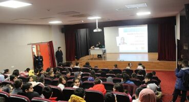 Bilgi Evleri'nde Gençlerle Baş başa Sohbetleri Devam Ediyor