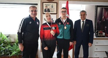 Karateciler Kemer'e 2 altın madalya ile döndü