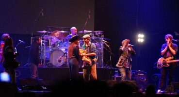 Mor ve Ötesi Alaçatı'yı mest etti