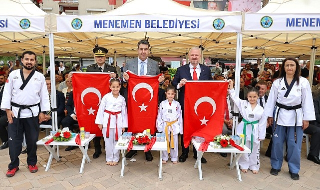19-mayis-ataturku-anma-genclik-ve-spor-bayrami-menemende-toren-ve-etkinliklerle-kutlandi.jpg