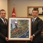 chp-genel-baskani-ozgur-ozel-ucuncu-kez-ibb-baskani-secilen-ekrem-imamogluna-tebrik-ziyaretinde-bulundu.jpg
