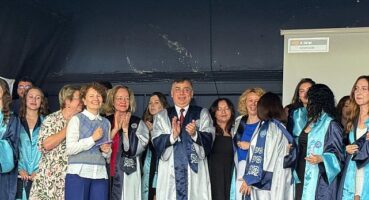 EÜ Çeşme Turizm Fakültesinde mezuniyet coşkusu