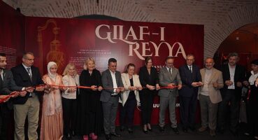 “Gılaf-ı Reyya: Osmanlı'dan Günümüze Koku Şişeleri" sergisi açıldı