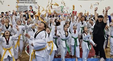 golcuk-belediyespor-bunyesindeki-taekwondo-bransinda-420-sporcu-kusak-atlama-sevinci-yasadi.jpg