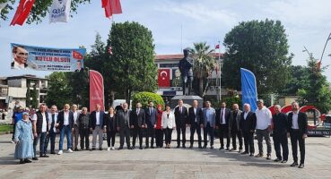 Gölcük’te 19 Mayıs Atatürk’ü Anma Gençlik ve Spor Bayramı’nın 105’inci yılı; düzenlenen törenle kutlandı