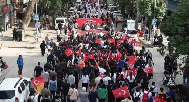 İnegöllü Gençler 19 Mayıs Coşkusunu Sokaklara Taşıdı